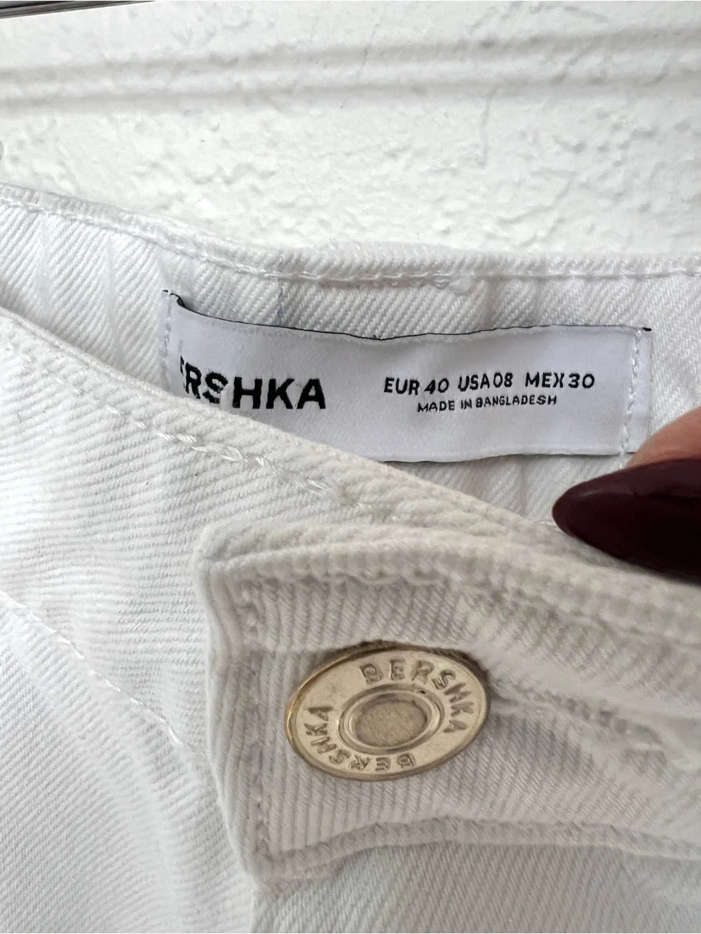 BERSHKA jean shorts / white wide leg burmuda denim jorts / size 8